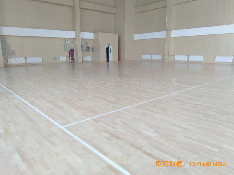 山東濟南雪山小學(xué)籃球館體育地板鋪裝案例4