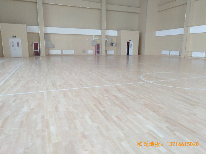 山東濟南雪山小學(xué)籃球館體育地板鋪裝案例5