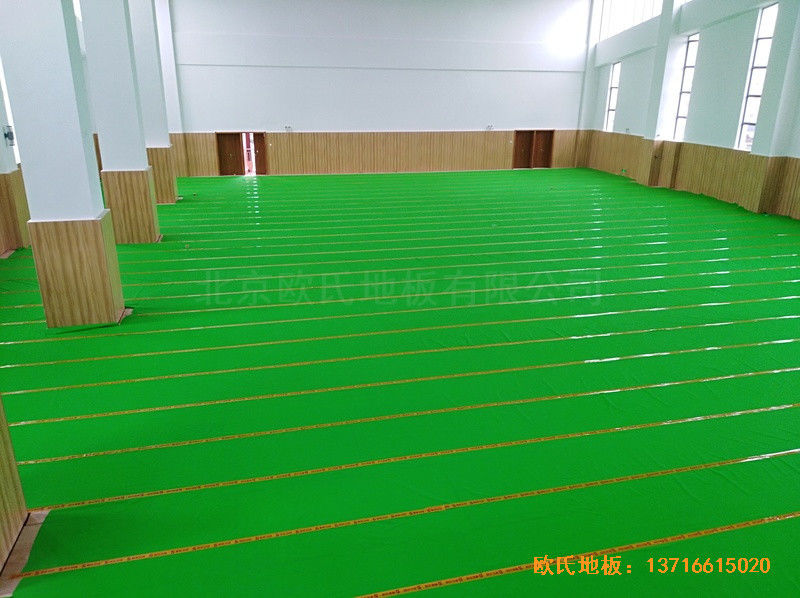 廣州南沙區(qū)珠江中學籃球館運動地板鋪設(shè)案例2