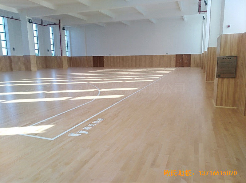 廣州南沙區(qū)珠江中學籃球館運動地板鋪設(shè)案例4