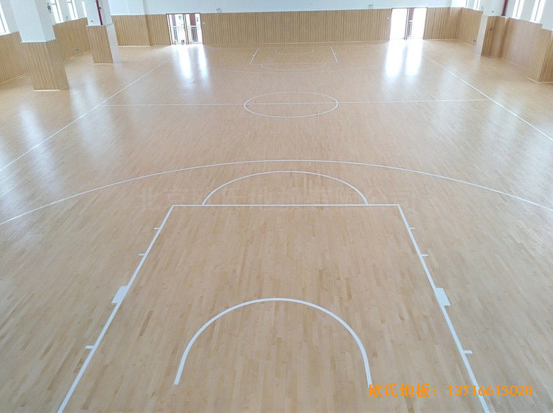 廣州南沙區(qū)珠江中學籃球館運動地板鋪設(shè)案例5