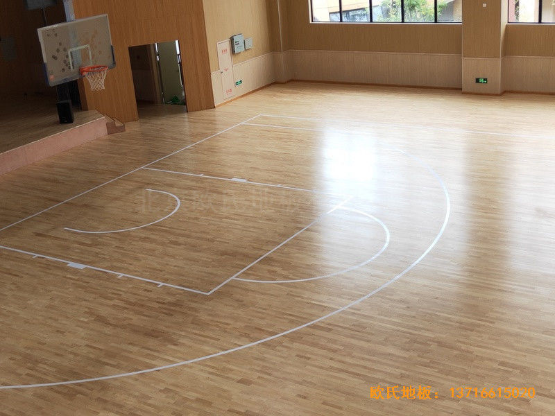 杭州高中啟成校區(qū)籃球館運(yùn)動地板施工案例5