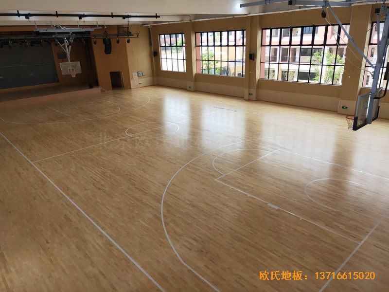 杭州高中啟成校區(qū)籃球館運(yùn)動地板施工案例6