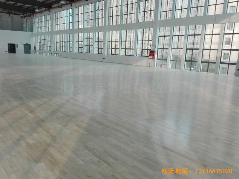 江蘇農(nóng)貿(mào)市場(chǎng)體育館體育地板施工案例0