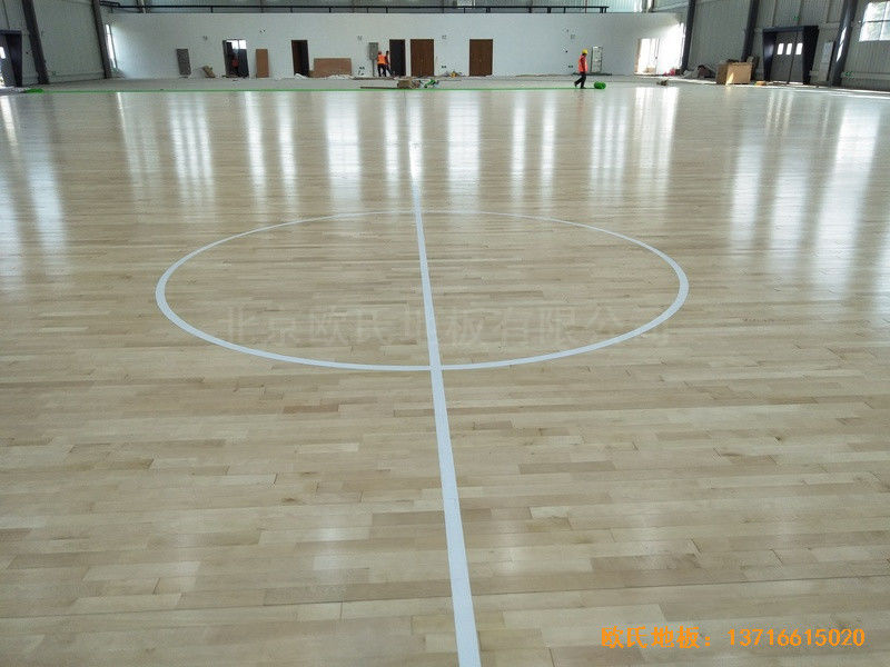 江蘇新能源科技公司籃球館運動地板鋪設(shè)案例4