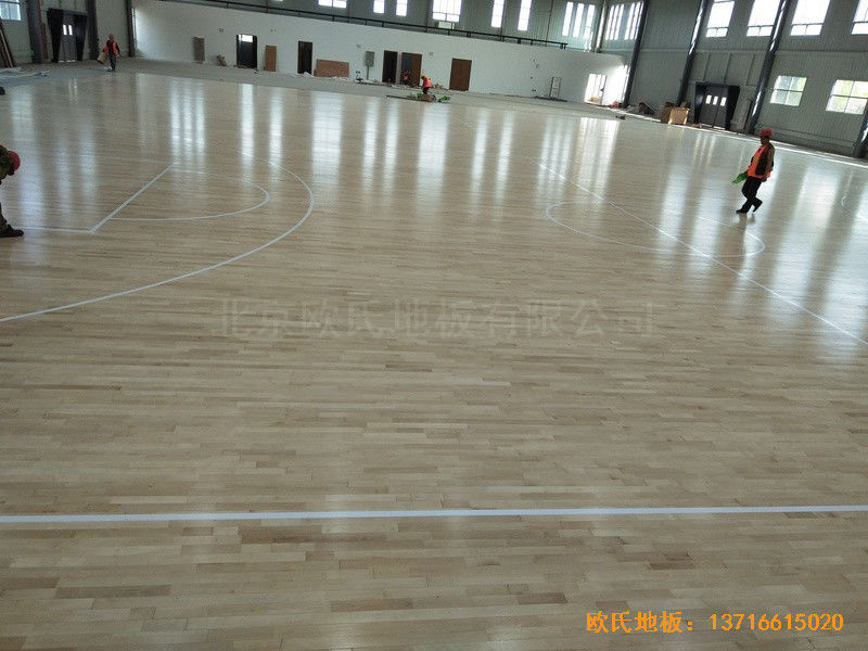 江蘇新能源科技公司籃球館運動地板鋪設(shè)案例5