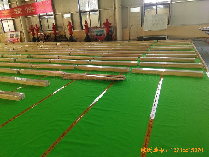 江蘇虎腰村愛爾行業(yè)學(xué)校運動館運動地板安裝案例3