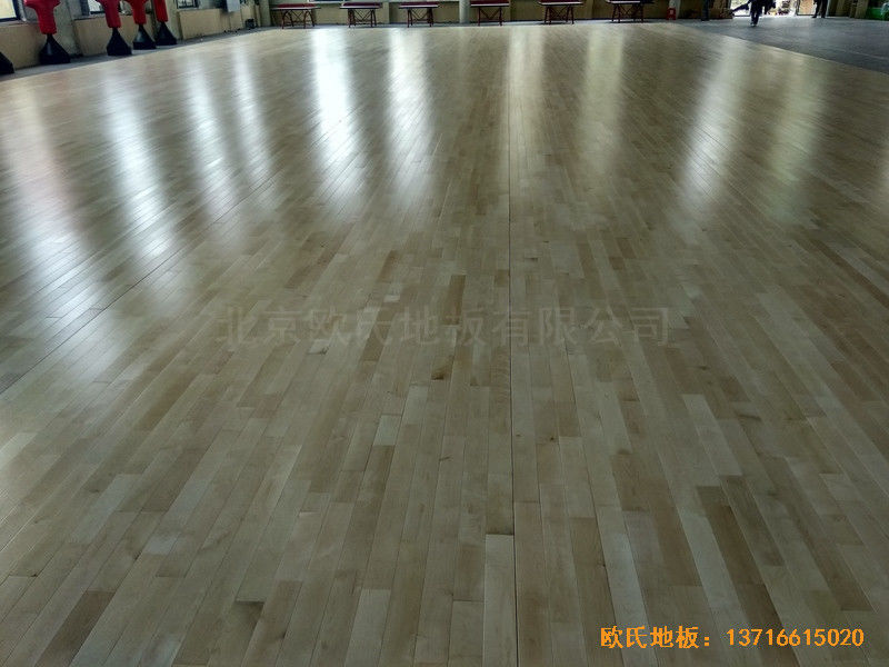 江蘇虎腰村愛爾行業(yè)學(xué)校運動館運動地板安裝案例4