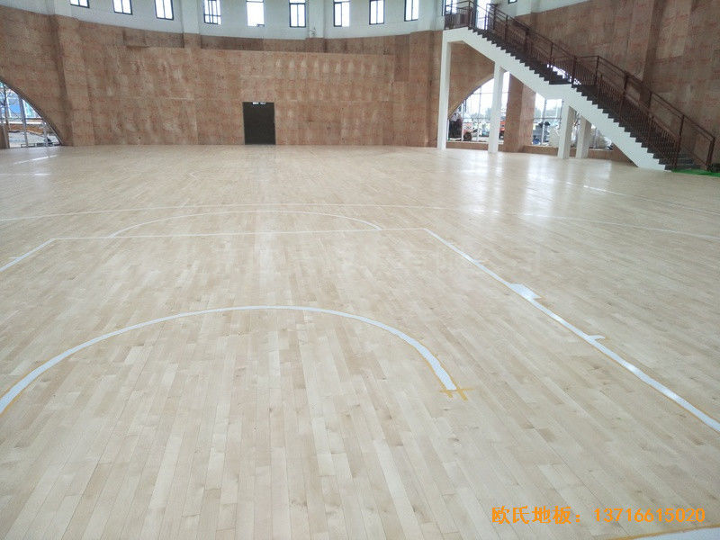 江西榮江金色春城小學(xué)運(yùn)動(dòng)館體育地板鋪裝案例5