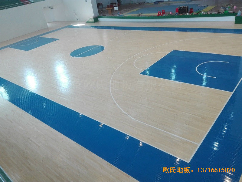 湖南益陽(yáng)第十六中學(xué)體育館體育地板施工案例3