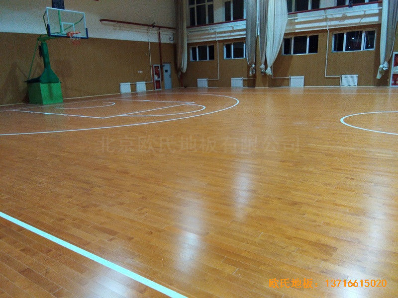 北京懷柔實(shí)驗(yàn)小學(xué)籃球館體育地板施工案例4