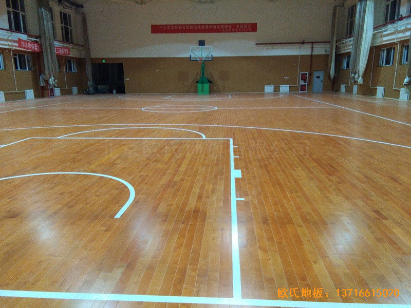 北京懷柔實(shí)驗(yàn)小學(xué)籃球館體育地板施工案例5