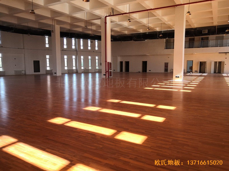北京房山長陽小學訓(xùn)練館運動地板鋪設(shè)案例2