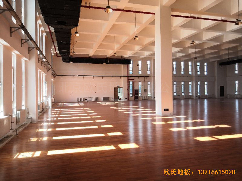 北京房山長陽小學訓(xùn)練館運動地板鋪設(shè)案例4