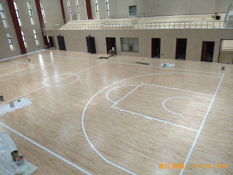 南充特戰(zhàn)訓(xùn)練基地籃球館運(yùn)動(dòng)木地板鋪裝案例4