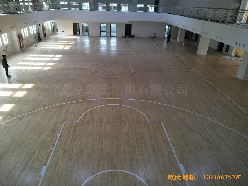 天津一號路四十八中籃球館運(yùn)動(dòng)木地板施工案例5