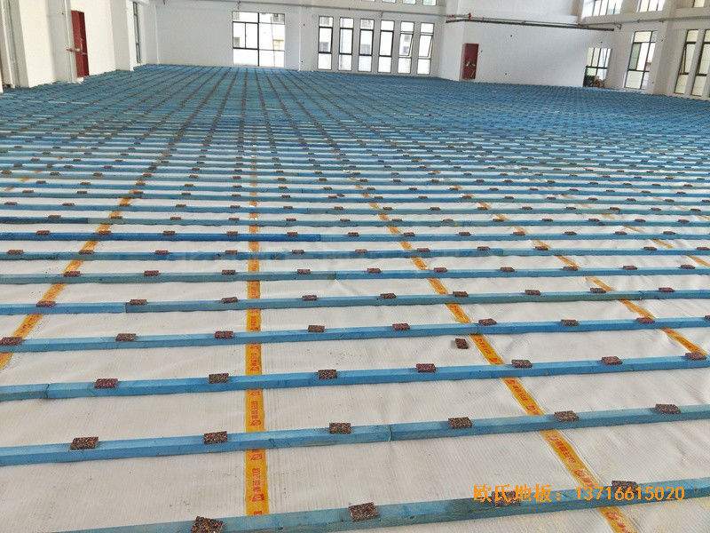 安徽上派學(xué)區(qū)中心學(xué)校籃球館運動木地板施工案例1