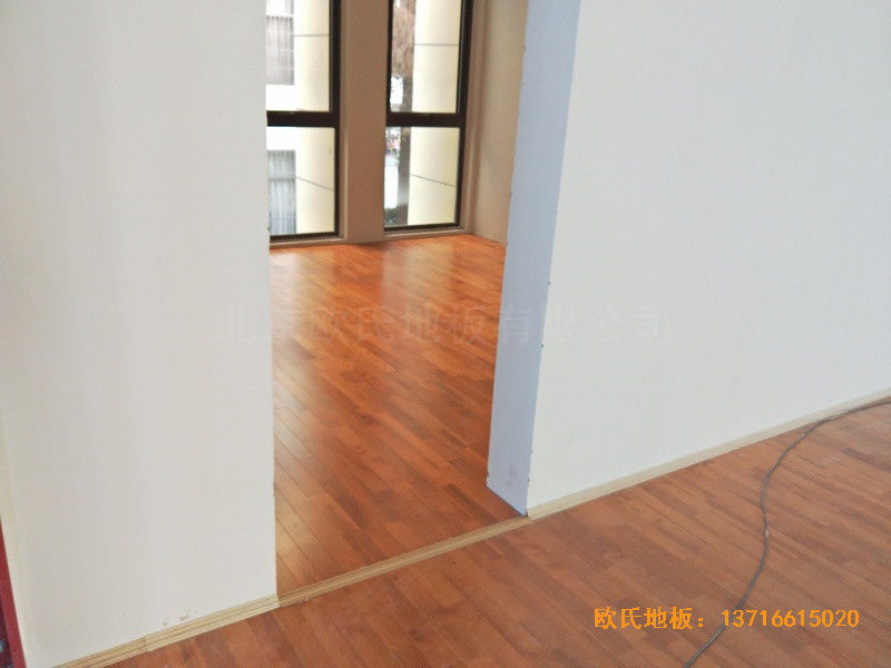 安徽上派學(xué)區(qū)中心學(xué)校籃球館運動木地板施工案例3