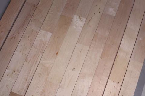 學(xué)校籃球館木地板，這些要看仔細(xì)了