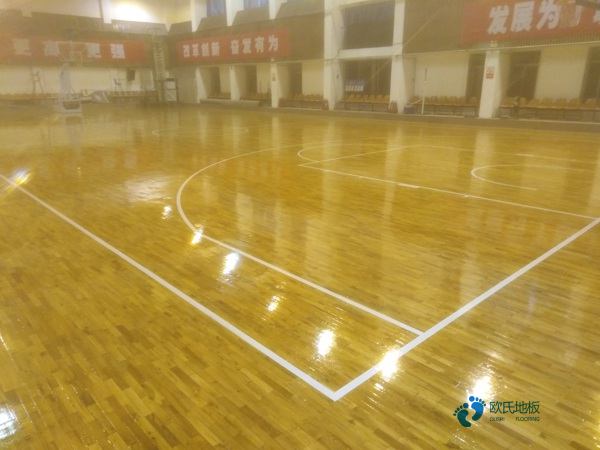 哪有運(yùn)動(dòng)場地地板哪個(gè)牌子較環(huán)保