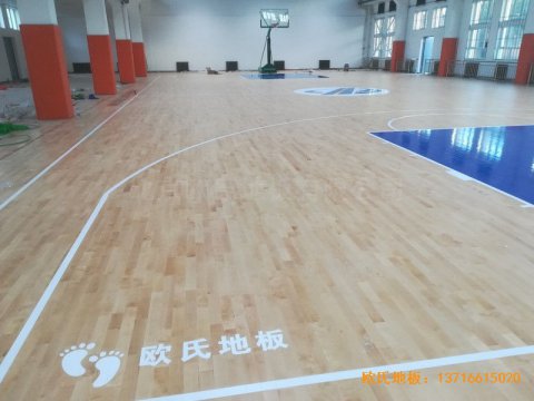 新疆昌吉職工活動(dòng)中心體育地板安裝案