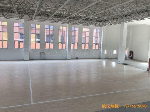 山東濟南歷城區(qū)雪山小學籃球館體育木