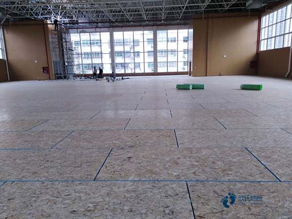 好用的運(yùn)動(dòng)籃球木地板價(jià)錢