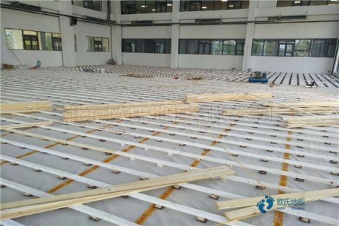 定制籃球運(yùn)動(dòng)地板哪種牌子好