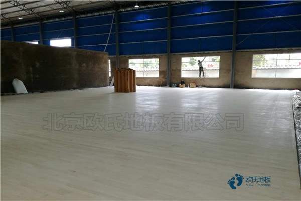 學(xué)?；@球場(chǎng)館木地板生產(chǎn)工藝1