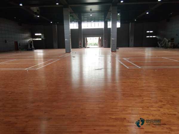 籃球館木地板翻新價格1